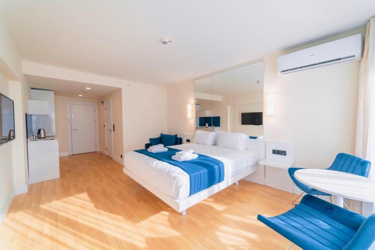 Sea View Apartments In Orbi City バトゥーミ エクステリア 写真