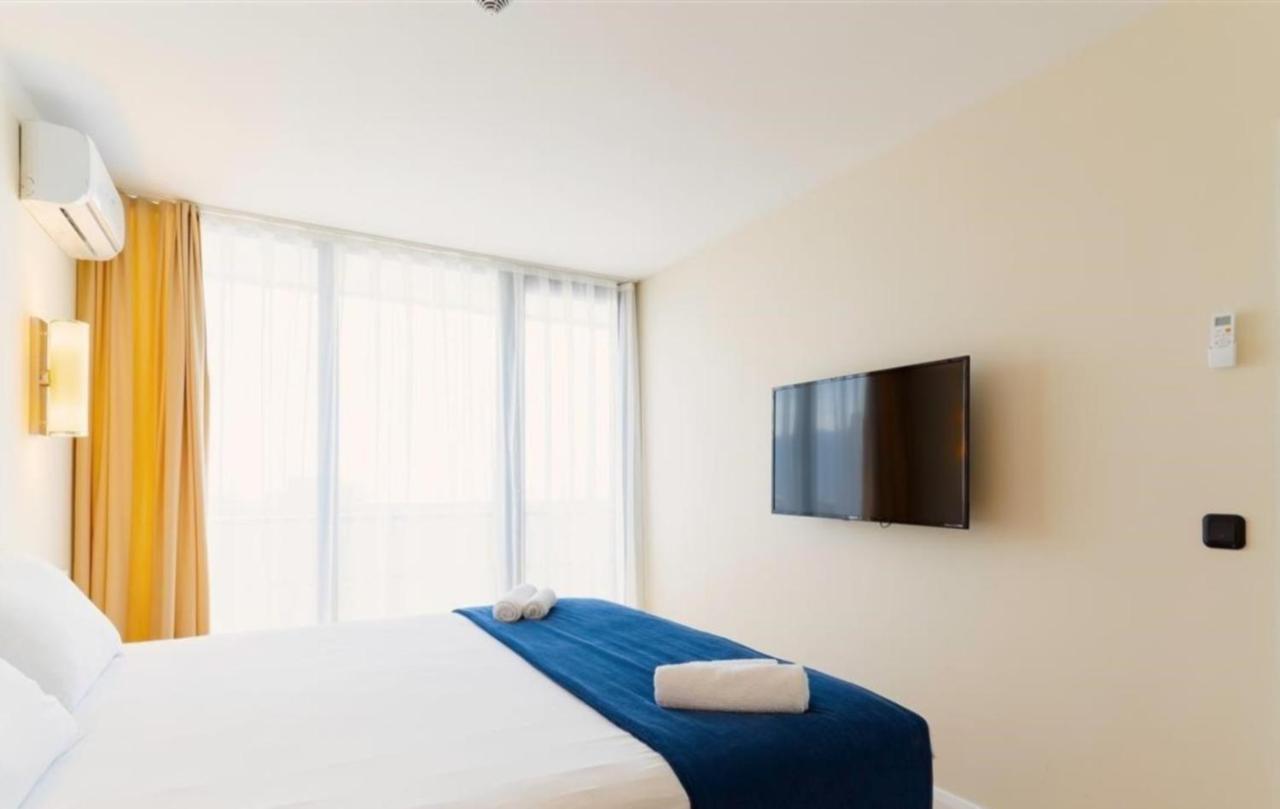 Sea View Apartments In Orbi City バトゥーミ エクステリア 写真